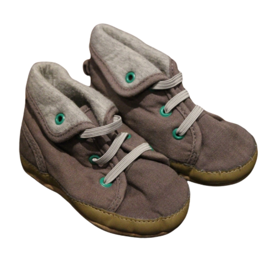 3/$20 🏷 Gymboree Soft Sneakers Size 4